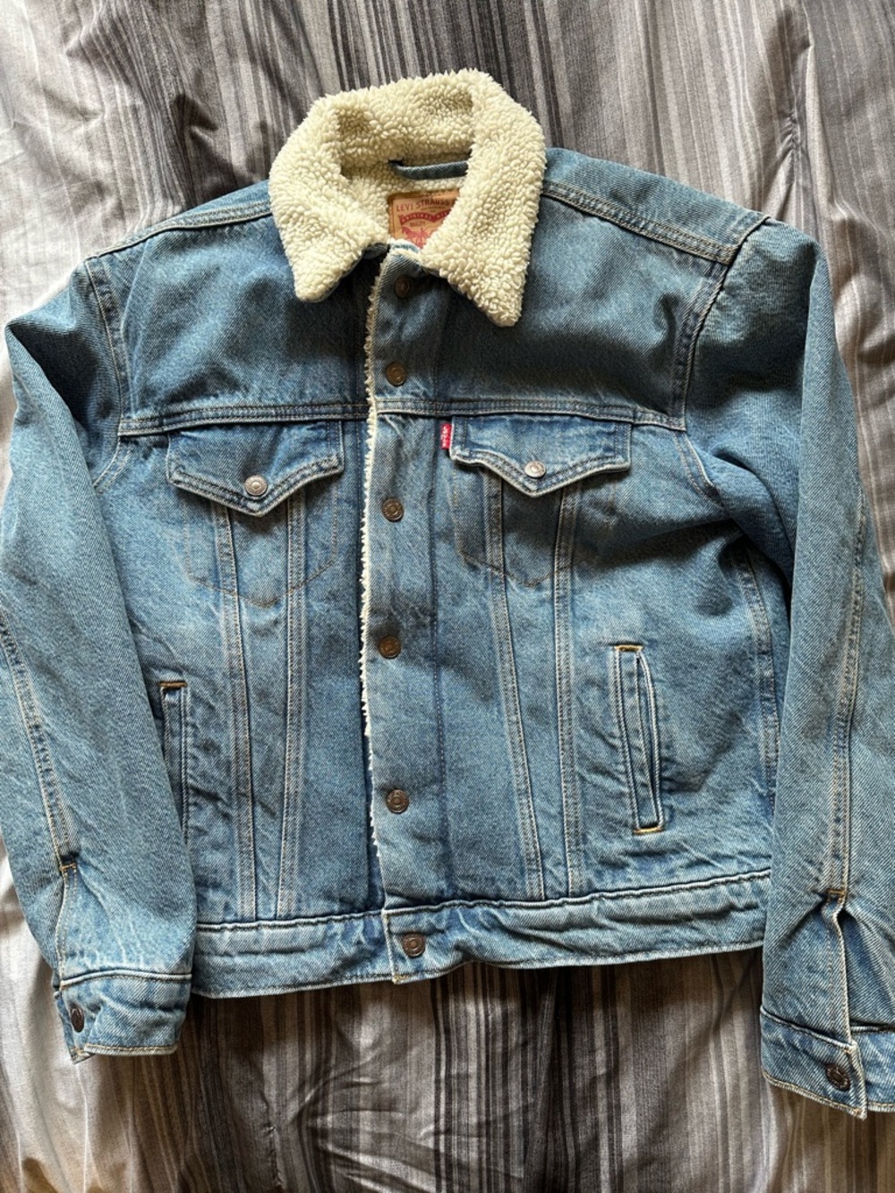Levi's Light Blue Denim Jacket with Cream Sherpa Collar Womens Size Small